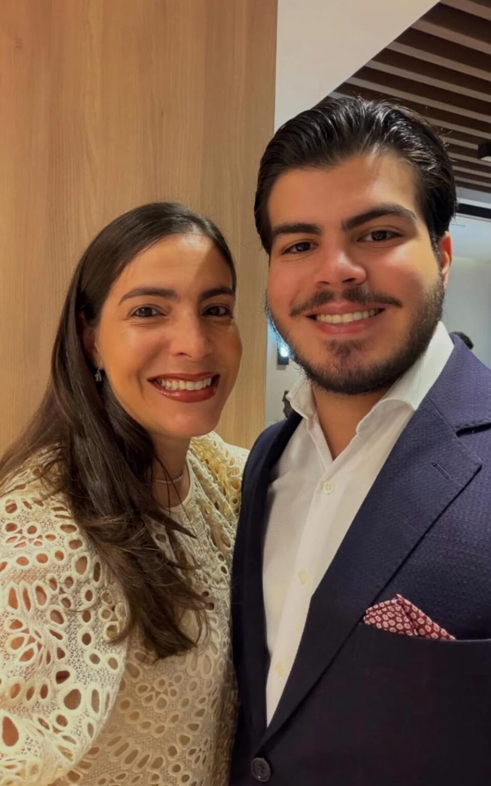 Madre de joven apuñalado en Serrallés: “Daría lo que fuera por cambiar de lugar con mi hijo”