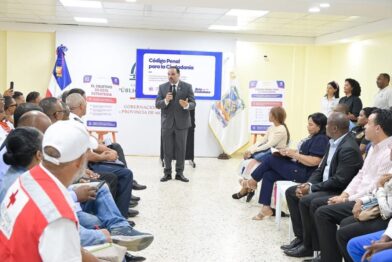 Defensor del Pueblo desarrolla en Monte Plata diálogo ciudadano sobre el Código Penal