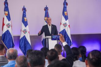 Abinader pide entregarse a integrantes de banda vinculada al tiroteo Boca Chica