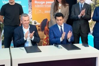 RD firma acuerdo para mantener operaciones de Air Caraïbes.