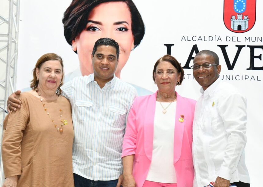 Alcaldía de La Vega inaugura Casa Club para la Federación de Juntas de Vecinos
