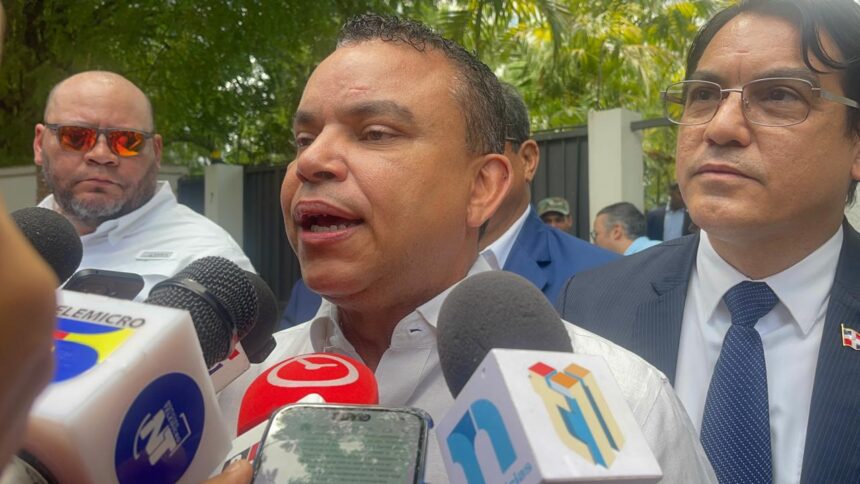 Gobierno proyecta más de RD$1,000 millones para transformar red hospitalaria de Santiago