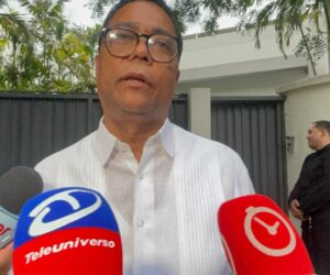 Abinader ordena destrabar obras paralizadas tras reclamos de alcaldes