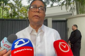 Abinader ordena destrabar obras paralizadas tras reclamos de alcaldes