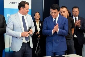 Air France y RD renuevan acuerdo para mantener vuelos directos hasta 2027.