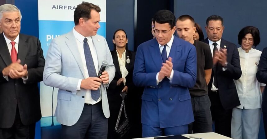 Air France y RD renuevan acuerdo para mantener vuelos directos hasta 2027.