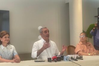 Abinader confirma negociación con EE. UU. por decreto que protege el arroz dominicano