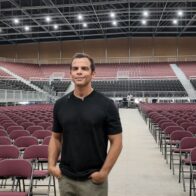 Saymon Díaz anuncia apertura de Arena Santo Domingo para noviembre con capacidad de 9,500 personas