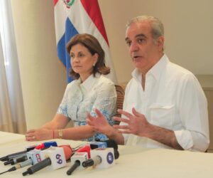 Abinader anuncia ampliación a cuatro carriles del acceso Licey y nueva sede policial para el Norte