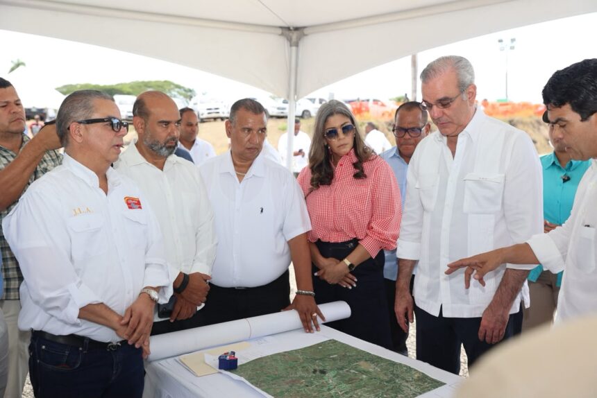 Abinader supervisa avances del alcantarillado de Licey al Medio que entrará en funcionamiento en enero de 2027