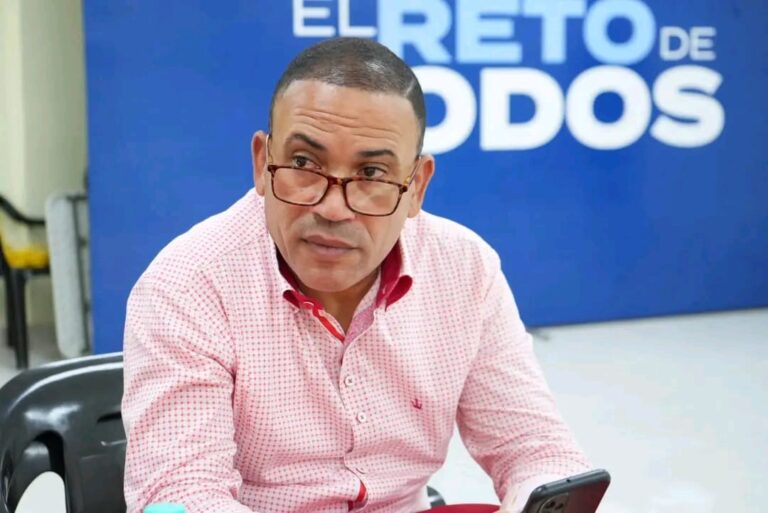 Director Regional de Educación se reúne con la ADP de Azua para conocer demandas del magisterio