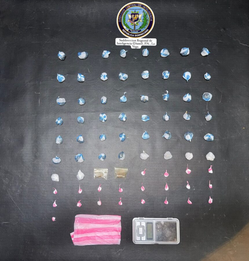 Policía Nacional ocupa presuntas sustancias ilícitas durante operativo en La Vega