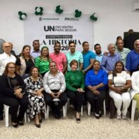 Josefina Pimentel juramenta maestros en la Fuerza del Pueblo