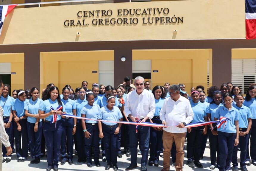 Abinader entrega nuevas escuelas y un liceo en Puerto Plata en beneficio de más de 3,200 estudiantes
