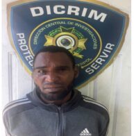 Policía apresa en flagrante delito a alias “Ratón” por robo a banca de lotería en Monte Plata