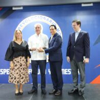 Abinader rechaza renuncia de Manuel Conde y le pide continuar al frente de escuela política del PRM