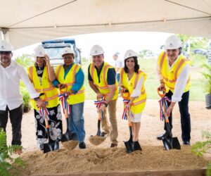 Jean Luis Rodríguez da primer palazo para construir Residencial Las Acacias III en Santo Domingo Este