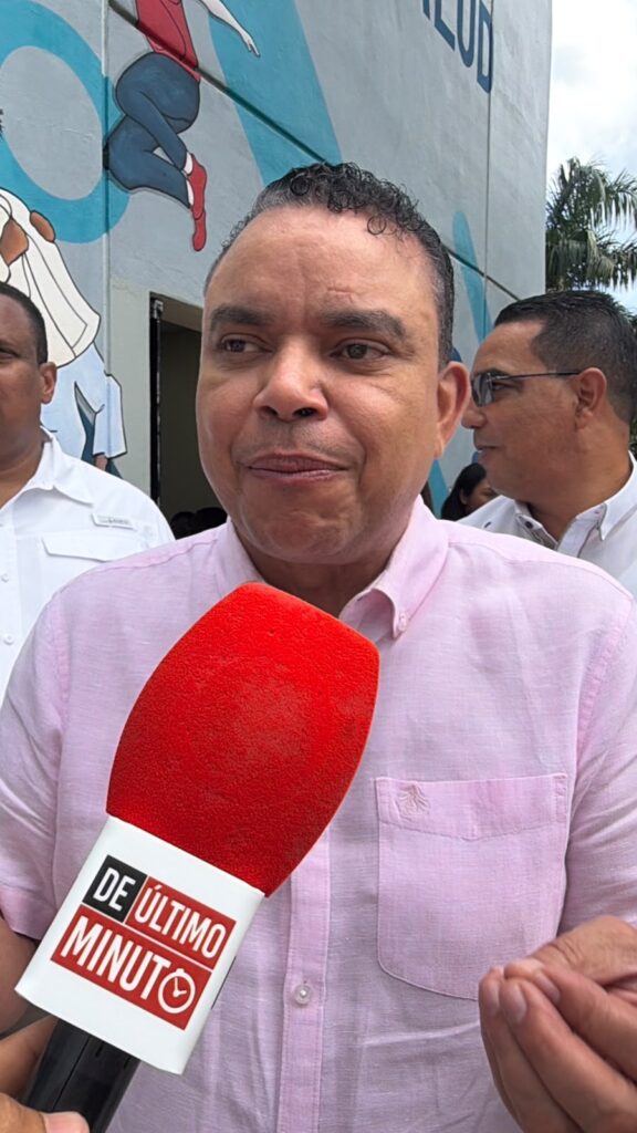 Landrón inaugura servicio de atención integral para adolescentes en hospital de Las Terrenas