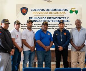 Bomberos de la provincia de Samaná unen fuerzas para fortalecer capacitación y respuesta ante emergencias