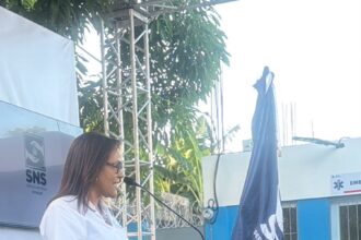 Gobernadora Teodora Mullix respalda acciones del doctor Landrón y es reconocida como aliada por líderes comunitarios