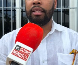 Milquíades Jiménez destaca coordinación del SNS durante recorrido del doctor Julio César Landrón en Samaná