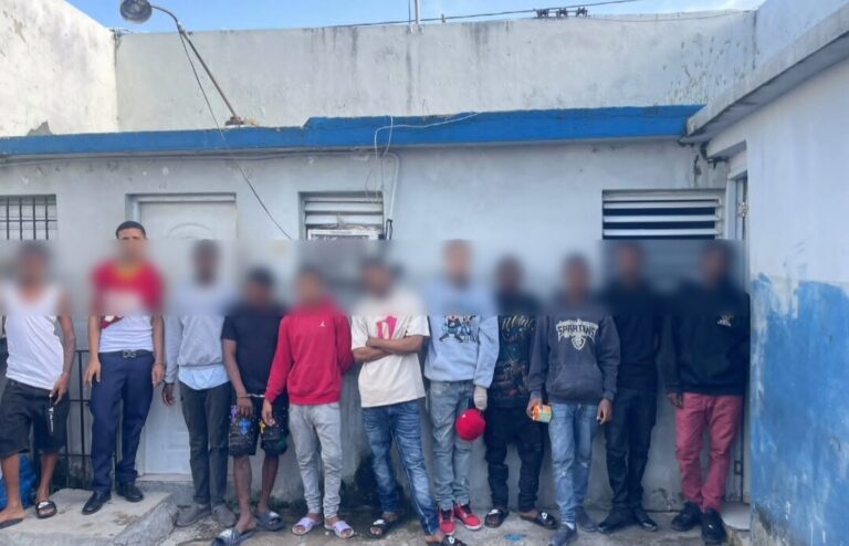 Policía detiene a ocho presuntos miembros de “Los 5.5” en Haina 10 | Noticias de hoy en República Dominicana Policía detiene a ocho presuntos miembros de “Los 5.5” en Haina