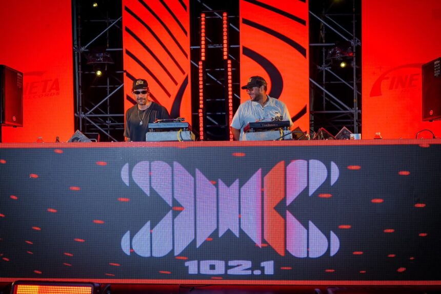 La X102 celebra aniversario con El Finetazo ante más de 15 mil personas