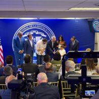 Presidente Abinader encabeza entrega de primer pasaporte biométrico a familia dominicana residente en New York