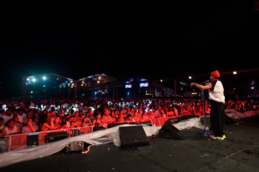 Elvis Crespo cierra The Event 2026 ante más de 2,000 turistas en Puerto Plata