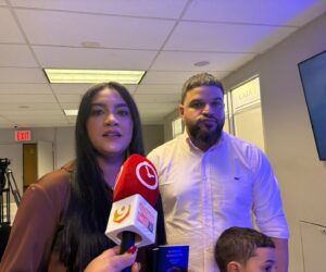 Son del Cibao los dominicanos que recibieron el primer pasaporte biométrico en NY