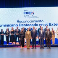 Abinader reconoce a 14 dominicanos destacados en Estados Unidos mediante el INDEX