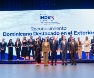 Abinader reconoce a 14 dominicanos destacados en Estados Unidos mediante el INDEX