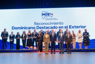 Abinader reconoce a 14 dominicanos destacados en Estados Unidos mediante el INDEX