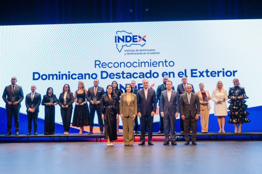 Abinader reconoce a 14 dominicanos destacados en Estados Unidos mediante el INDEX