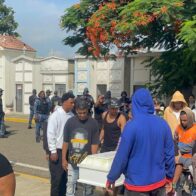 Sepultan a “El Niño” bajo fuerte presencia policial en Santiago