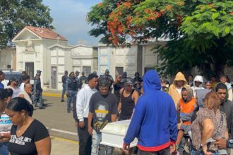 Sepultan a “El Niño” bajo fuerte presencia policial en Santiago