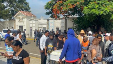 Sepultan a “El Niño” bajo fuerte presencia policial en Santiago