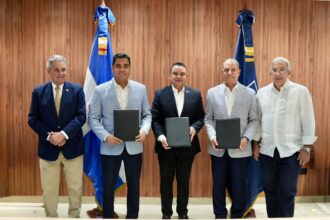 SNS, Deportes y Comité Olímpico acuerdan fortalecer atención de salud de los atletas