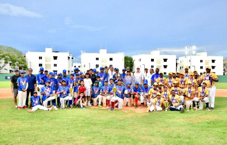 Academia Los Vecinitos de Ciudad Juan Bosch se corona campeón de la Copa Macarrulla 2026