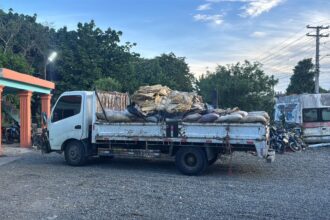 Accidente entre motocicleta y camión deja una niña muerta y una mujer herida