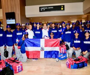 Selección Dominicana de Béisbol parte hacia México para disputar la Copa Mundial U-15