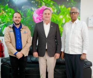 TNR expone avances en riego agrícola al ministro de Agricultura