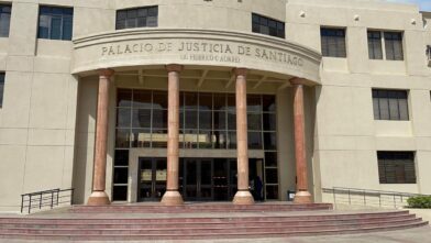 Condenan a 20 años a hombre por matar a otro a puñaladas en Monte Adentro, Santiago