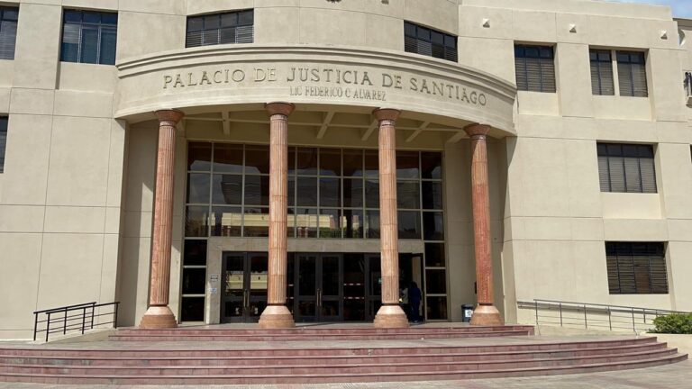 Condenan a 20 años a hombre por matar a otro a puñaladas en Monte Adentro, Santiago