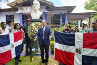 Luis de León llama a defender la democracia al conmemorar golpe de Estado contra Juan Bosch