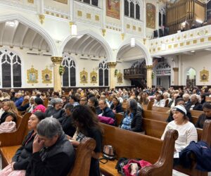 Dominicanos en El Bronx mantienen viva su fe y celebran a la Virgen de las Mercedes