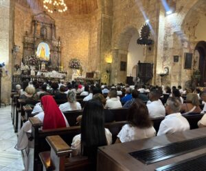 Feligreses abarrotan iglesia de Las Mercedes este jueves por el Día de las Mercedes