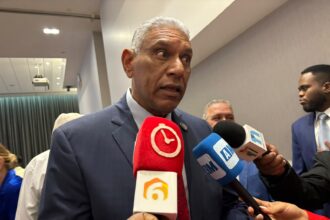 Cónsul sugiere a la JCE identificar debilidades para aumentar votos de dominicanos en el exterior
