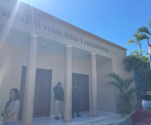 Ramón Tolentino acude a tribunal tras presuntas amenazas de menor de 13 años