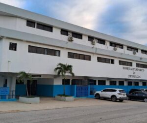 Denuncian robo dentro de hospital de Cienfuegos; sujeto habría ingresado disfrazado de médico